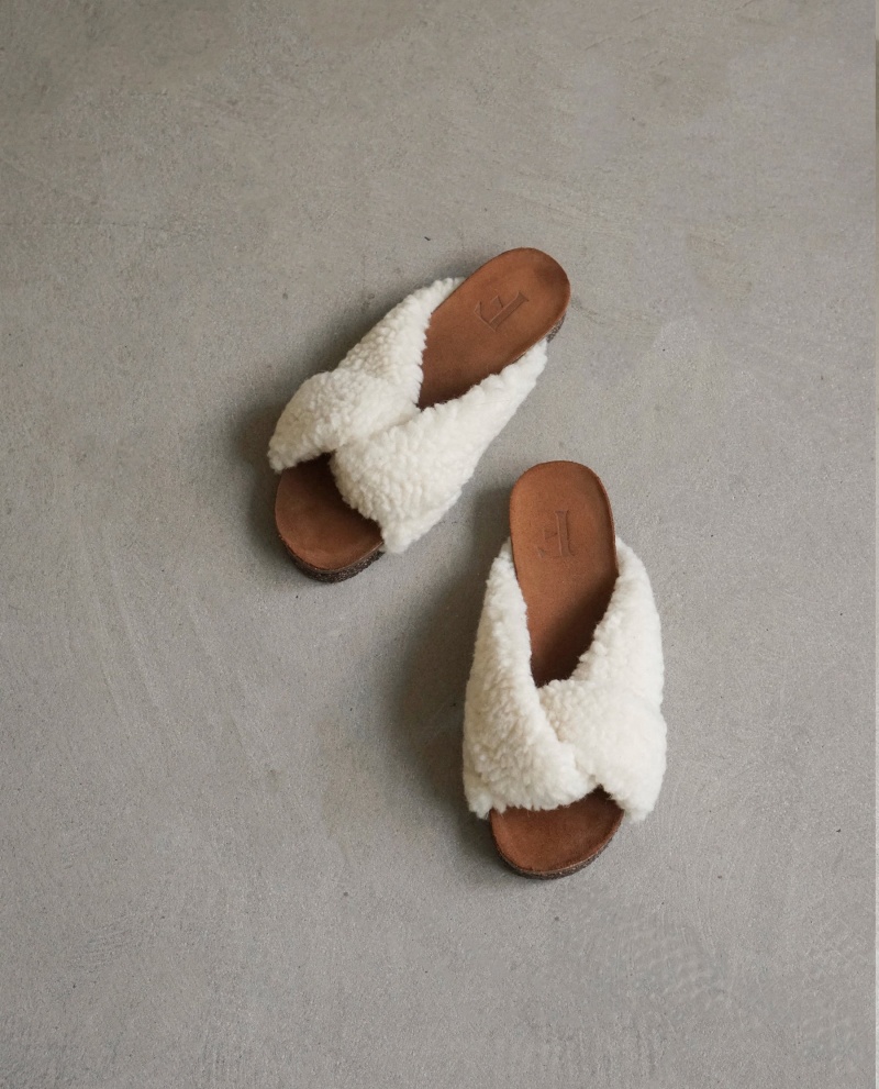 White Flattered Lou Teddy Shoes Sandals | NZZDE70664